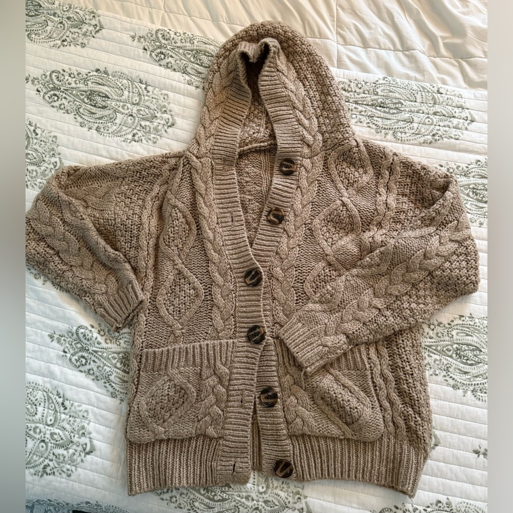 Women’s Oversized Tan Cable Knit Sweater